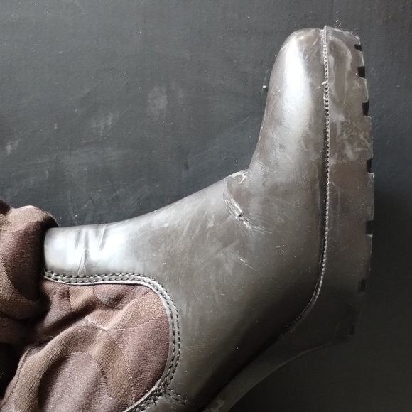 Coach boots brown coach C  with coach button - Picture 6 of 16